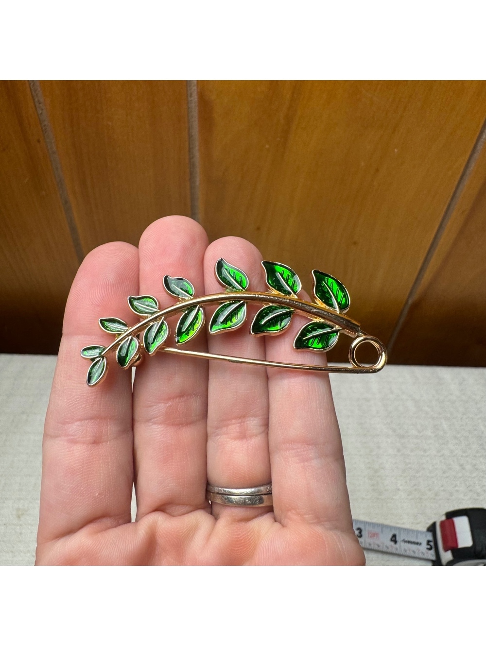 Vintage Green Enamel Leaf Brooch Gold Tone Safety Pin Branch 3" - Picture 2 of 5